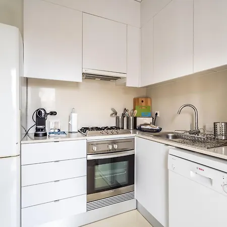 Apartment Akicity Entrecampos Elderberry Lisbon